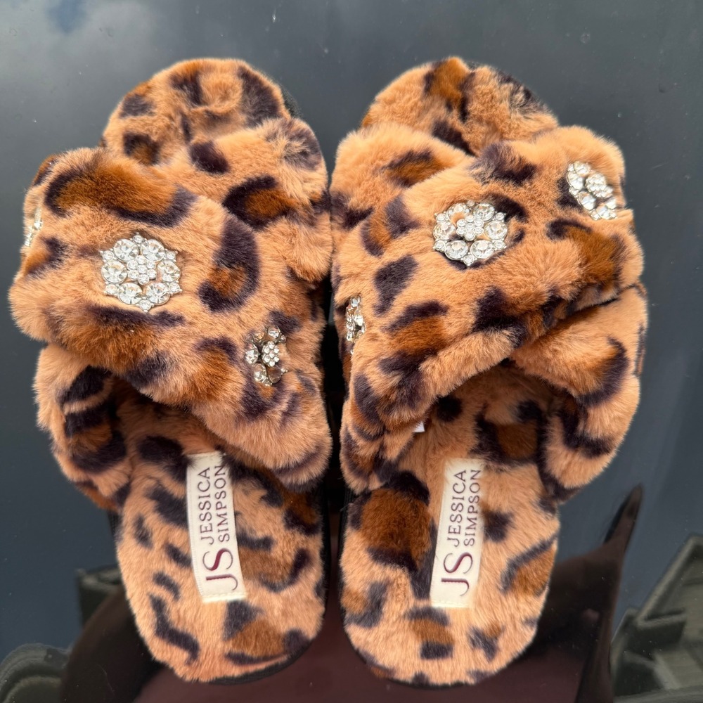 Jessica Simpson Leopard Print Faux Fur Rhinestone Cross Band Slippers Size S 6-7